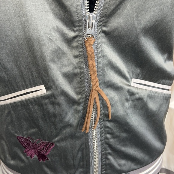 ODD MOLLY 584 Big bomber jacket. Satin. Two colored with gorgeous embroidery. - Picture 3 of 12